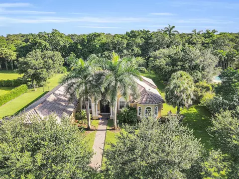 12623 N Winners Cir, Davie, FL 33330