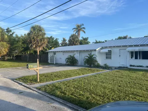 241 SE Lonita St, Stuart, FL 34994