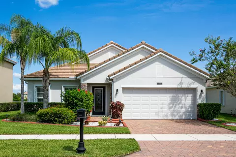 11367 SW Halton St, Port Saint Lucie, FL 34987