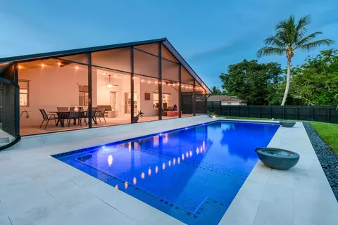 8792 SE Duncan St, Hobe Sound, FL 33455