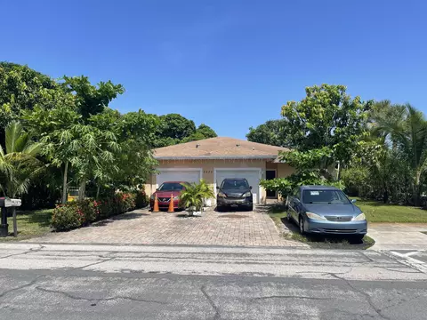 2820 SE 2nd St, Boynton Beach, FL 33435