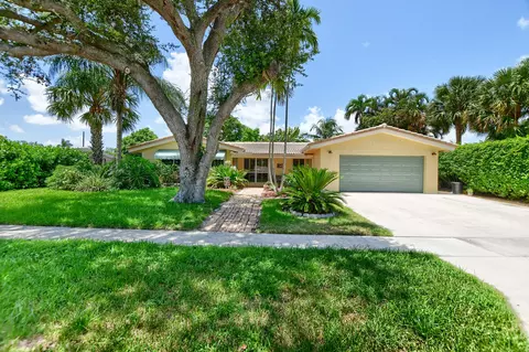 353 SW 7th Ter, Boca Raton, FL 33486