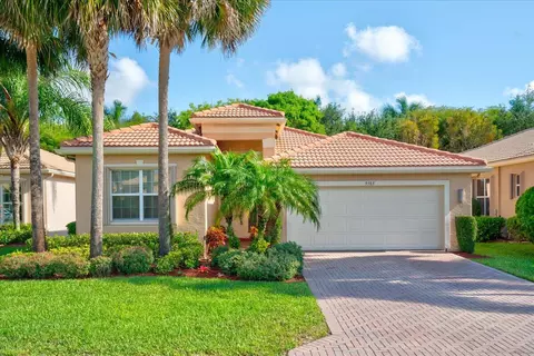 9385 Ivory Isle Rd, Boynton Beach, FL 33473