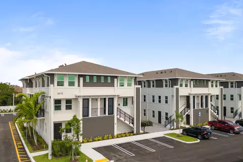 8878 Lake Worth Rd #212, Lake Worth, FL 33467