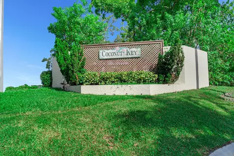 4929 S Hemingway Circle Cir, Margate, FL 33063