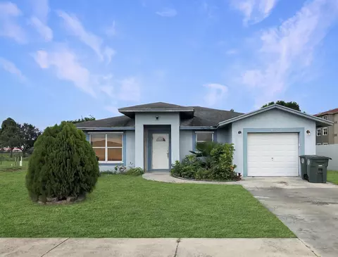 157 Dabou Loop, Belle Glade, FL 33430