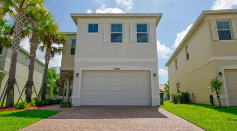 1909 NW Cataluna Cir W, Port Saint Lucie, FL 34986