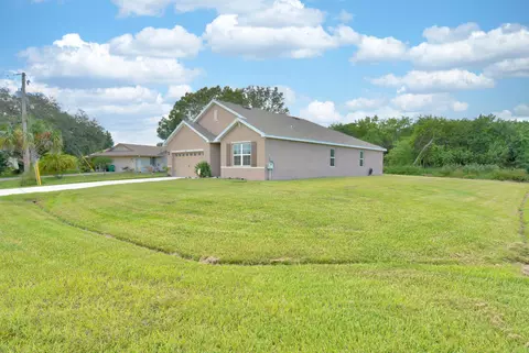 616 SW Mccomb Ave, Port Saint Lucie, FL 34983