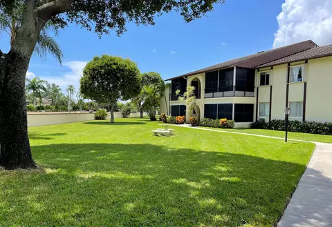 3486 La Palmas Ct #D-2, Greenacres, FL 33463