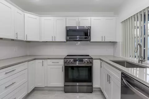 731 Park Ave #A2, Lake Park, FL 33403