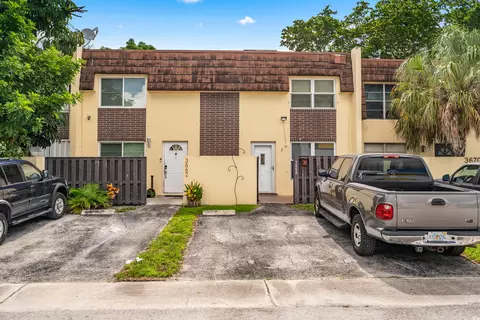 3666 SW 60th Ter #37, Davie, FL 33314