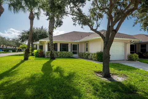 1800 Blue Heron Ln #A, Fort Pierce, FL 34982