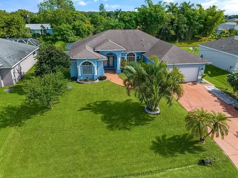 372 SW Kestor Dr, Port Saint Lucie, FL 34953