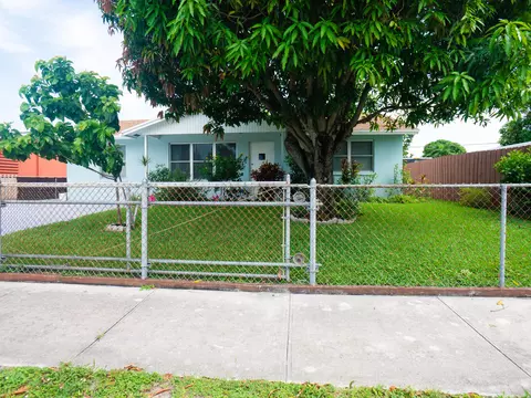713 Hillcrest Blvd, West Palm Beach, FL 33405
