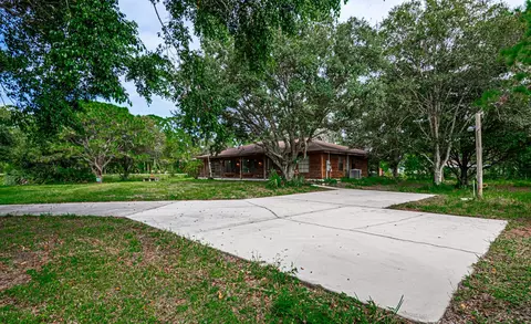 15705 Tangelo Blvd, The Acreage, FL 33412