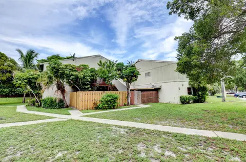 33 Crossings Cir #F, Boynton Beach, FL 33435
