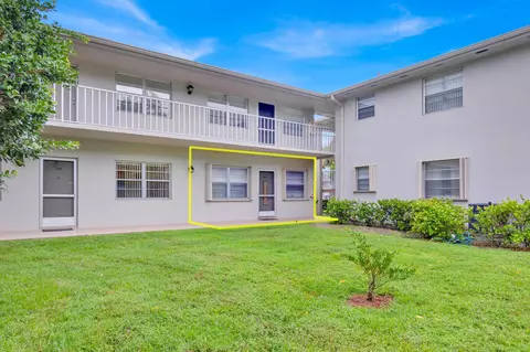 2 Lake Vista Trl #105, Port Saint Lucie, FL 34952