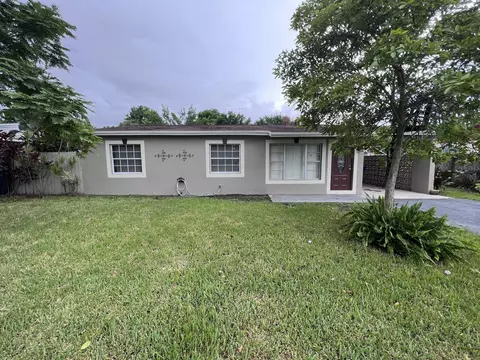 6220 SW 16th St, North Lauderdale, FL 33068