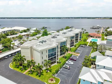 150 SE Four Winds Dr #406, Stuart, FL 34996