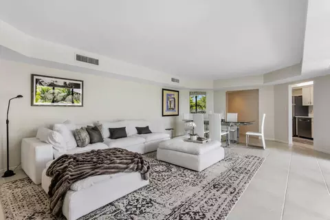 2860 S Ocean Blvd #111, Palm Beach, FL 33480