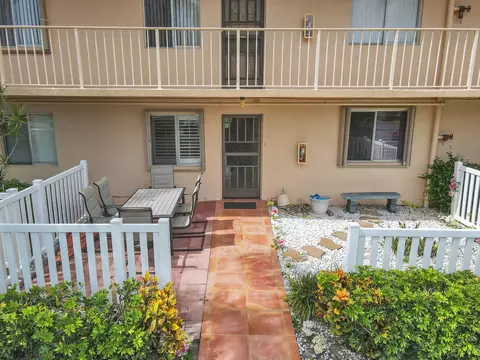 7145 Huntington Ln #106, Delray Beach, FL 33446