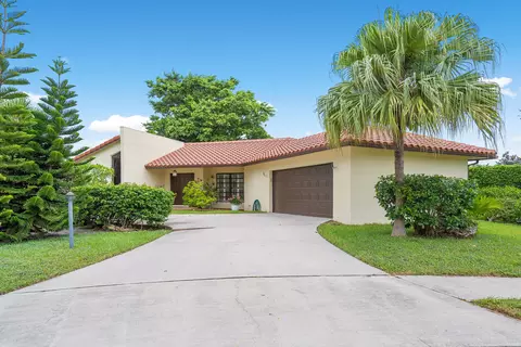 22821 Pinewood Ct, Boca Raton, FL 33433