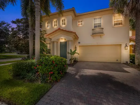 617 Moondancer Ct, Palm Beach Gardens, FL 33410