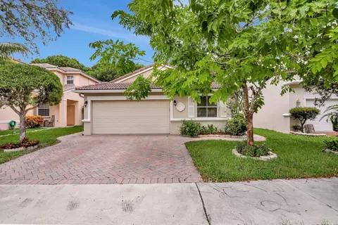 5453 NW 50th Ct, Coconut Creek, FL 33073