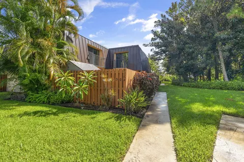 5764 SE Windsong Ln, Stuart, FL 34997 photo 1