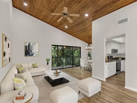 2125 Pine Creek Blvd #205, Vero Beach, FL 32966