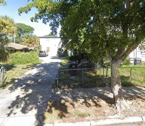 907 6th St, West Palm Beach, FL 33401