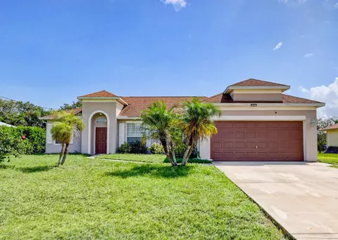 1933 SW Hampshire Ln, Port Saint Lucie, FL 34953