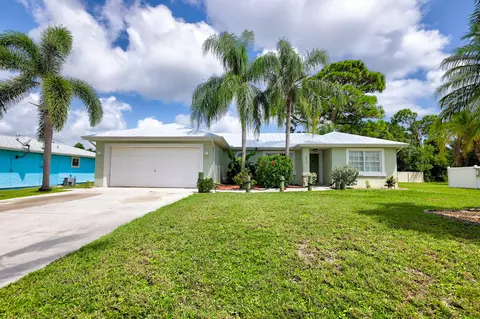 655 SE Picasso Ave, Port Saint Lucie, FL 34983