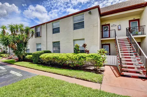 16 Willowbrook Ln #107, Delray Beach, FL 33446