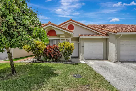 7392 Pinewalk Dr S, Margate, FL 33063