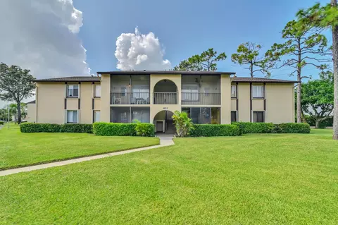 403 Pine Glen Ln #A-2, Greenacres, FL 33463