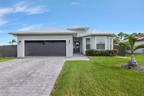 742 SW Babbit Dr, Port Saint Lucie, FL 34953