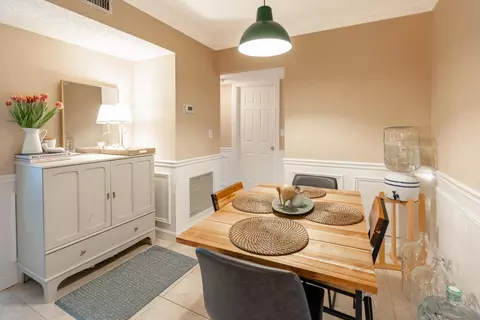490 NW 20th St #216, Boca Raton, FL 33431