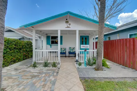 304 N J St, Lake Worth, FL 33460