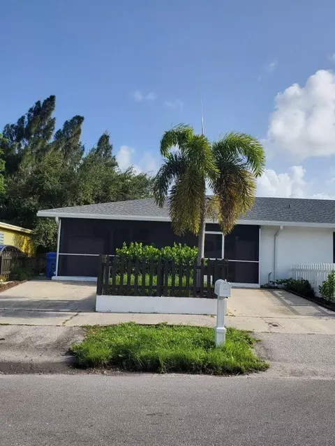 518 W Mango St, Lantana, FL 33462