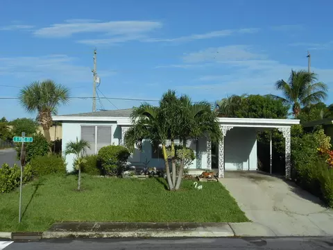 649 S Pine St, Lake Worth, FL 33460