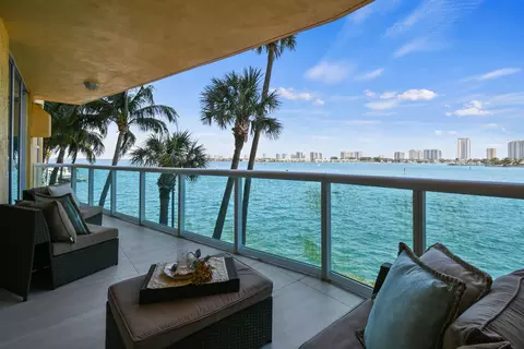 2640 Lake Shore Dr #207, Riviera Beach, FL 33404