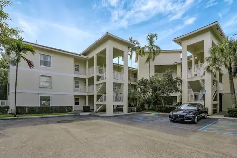 2901 Riverside Dr #301, Coral Springs, FL 33065