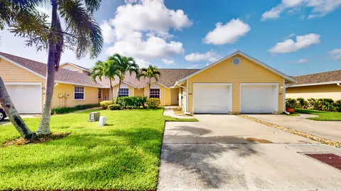 495 6th Mnr, Vero Beach, FL 32962