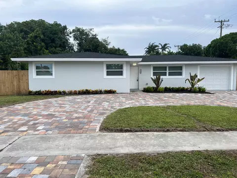 1474 Victoria Dr, West Palm Beach, FL 33406