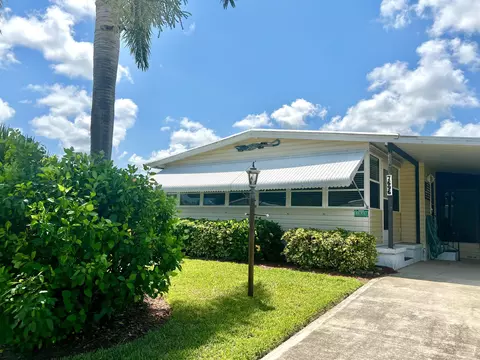 7696 SE Independence Ave, Hobe Sound, FL 33455