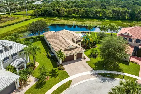 8923 New Hope Ct, Royal Palm Beach, FL 33411