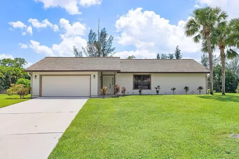 9468 Bent Pine W Cir, Lake Worth, FL 33467