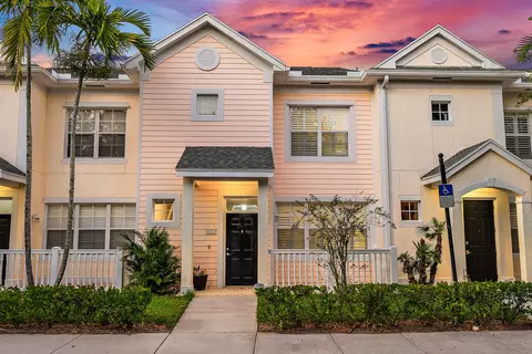 105 Santiago Dr #102, Jupiter, FL 33458