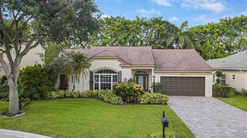 10261 Hunt Club Ln, Palm Beach Gardens, FL 33418